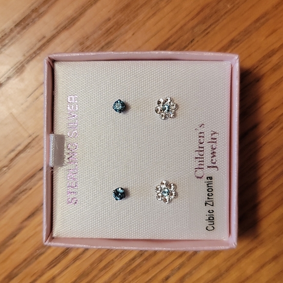 Children's Sterling Silver Cubic Zirconia stud earrings 2x - Picture 2 of 3